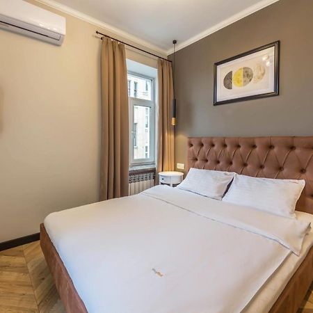 Design Apartment On Mykhailivskyi Ln. 4 Киев Экстерьер фото