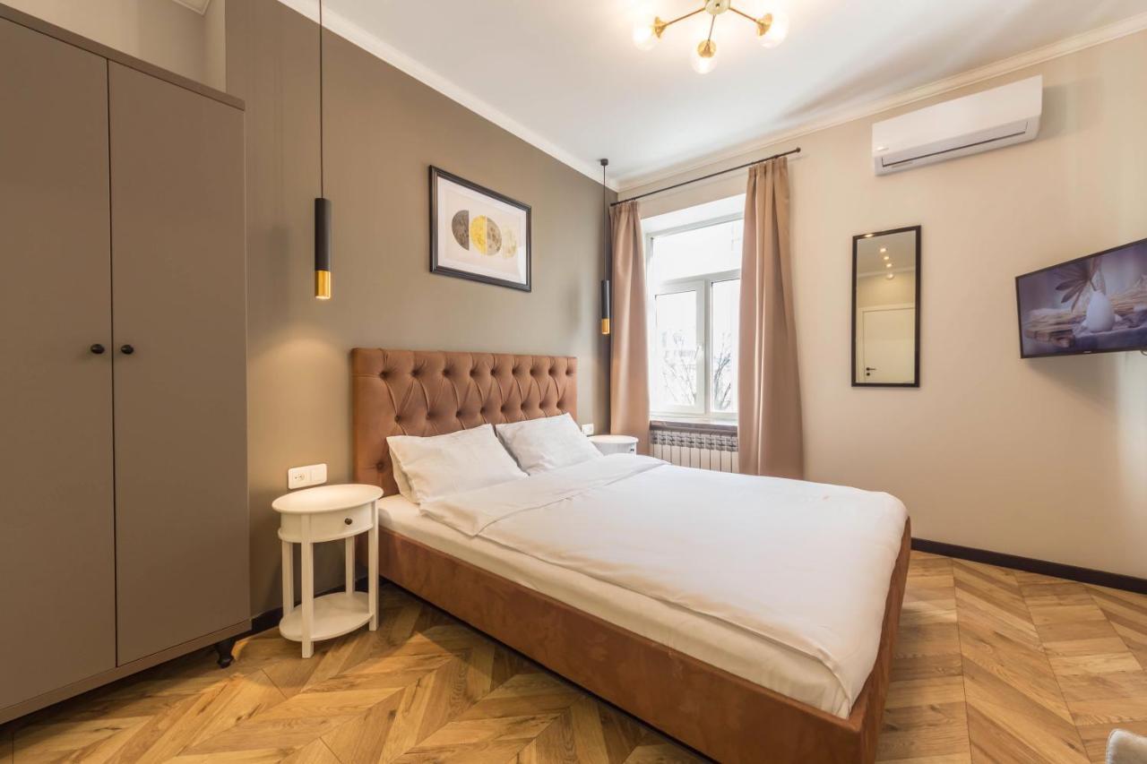 Design Apartment On Mykhailivskyi Ln. 4 Киев Экстерьер фото